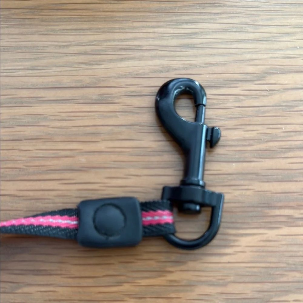 Kong 16 ft. Pink and Black Retractable Dog Leash